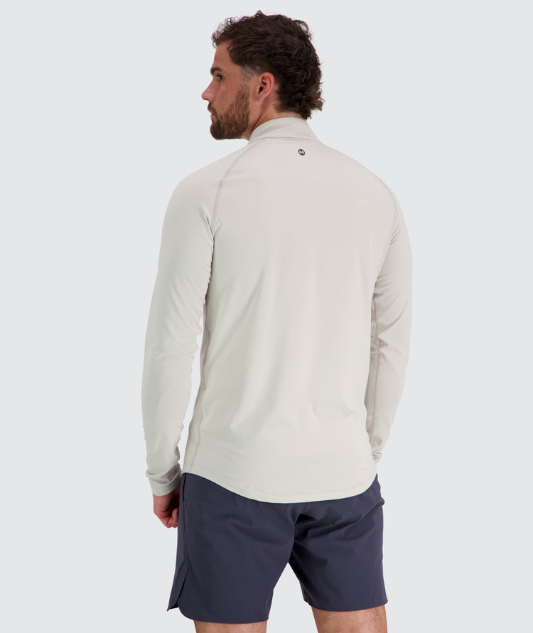 Men's light and sporty half-zip, Model 179 cm / size M#color_fog